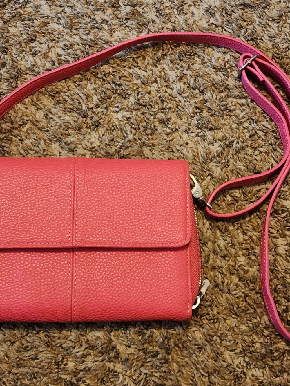 thirty-one Pebbled Hot Pink Crossbody Wallet